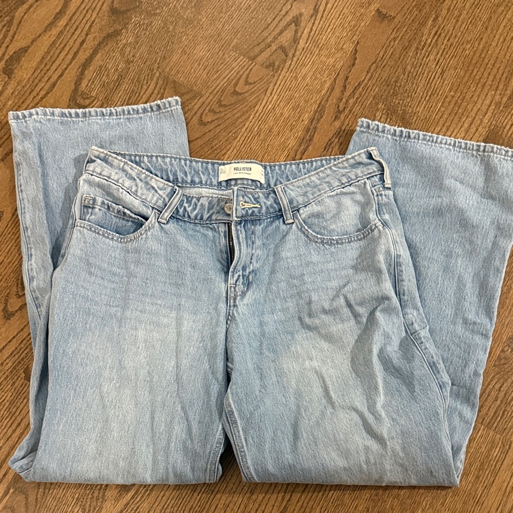 Hollister Women's Straight Leg Light Wash Jeans - Pale Blue